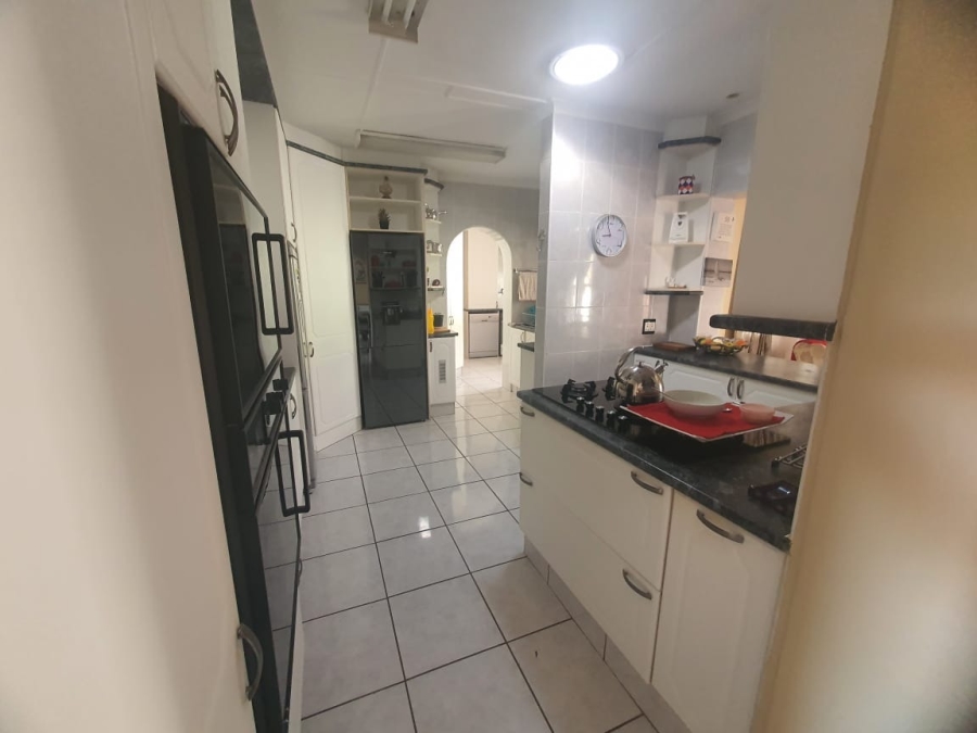 To Let 5 Bedroom Property for Rent in Beacon Bay Eastern Cape